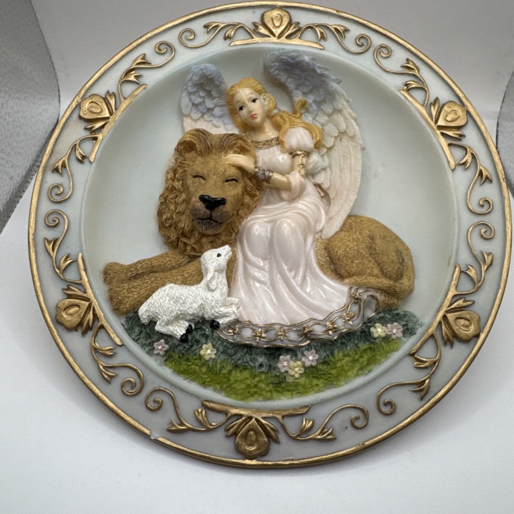 Vintage Angel with‎ The Lion and The Lamb  Collectable Plate